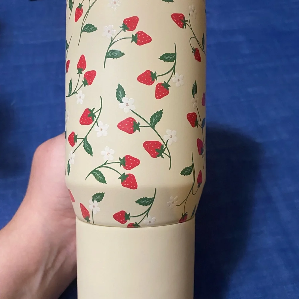 HydroJug Cream Strawberry 20oz Traveler Tumbler - Picture 4 of 5